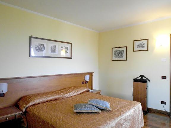 Hotel Villa Vecchia Monte Porzio Catone ภายนอก รูปภาพ